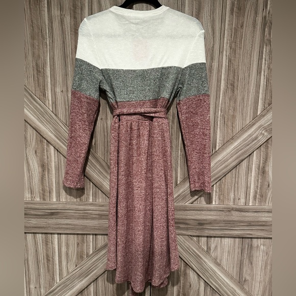 NWT Long Sleeve Colorblock Ribbed Knit Dress - Picture 6 of 7